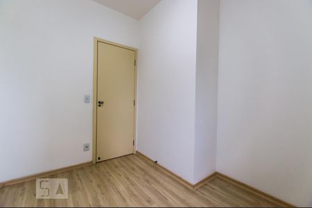 Quarto de apartamento para alugar com 3 quartos, 65m² em Umuarama, Osasco