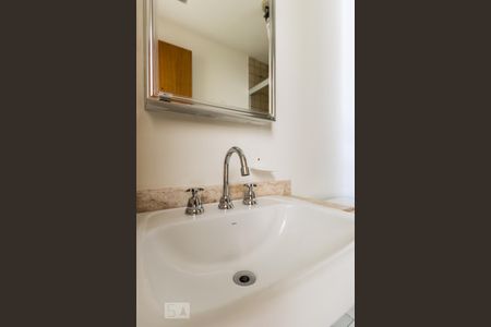 Banheiro de apartamento para alugar com 3 quartos, 86m² em Vila Nova, Campinas