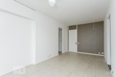 Sala de apartamento para alugar com 1 quarto, 62m² em Barra da Tijuca, Rio de Janeiro