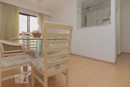 Sala de apartamento para alugar com 2 quartos, 48m² em Jardim Peri Peri, São Paulo