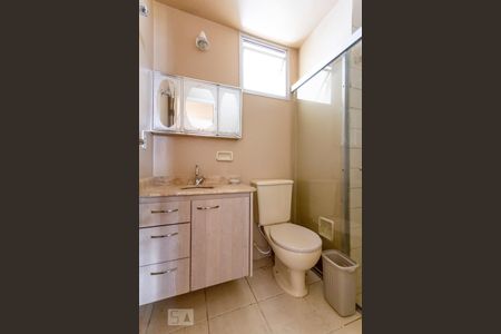 Banheiro de apartamento para alugar com 3 quartos, 74m² em Setor Bela Vista, Goiânia