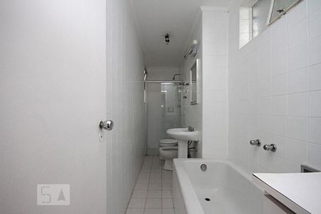 Banheiro 2 de apartamento para alugar com 3 quartos, 145m² em Jardim Paulista, São Paulo