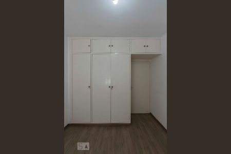 Quarto (Armários) de apartamento para alugar com 1 quarto, 49m² em Vila Mariana, São Paulo