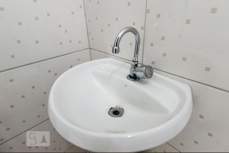 Banheiro de kitnet/studio para alugar com 1 quarto, 40m² em Nova Aldeinha, Barueri