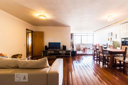 Sala de apartamento para alugar com 3 quartos, 219m² em Perdizes, São Paulo