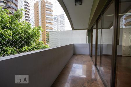 Sacada de apartamento à venda com 4 quartos, 200m² em Santana, São Paulo