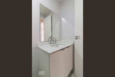 Banheiro de apartamento para alugar com 1 quarto, 37m² em Vila Pompéia, São Paulo