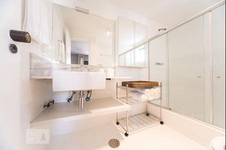 Banheiro de kitnet/studio à venda com 1 quarto, 31m² em Itaim Bibi, São Paulo