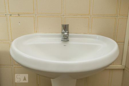 Detalhe do banheiro de apartamento para alugar com 2 quartos, 55m² em Bosque da Saúde, São Paulo