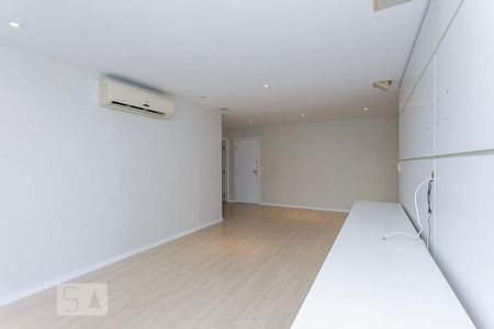 Sala de apartamento para alugar com 4 quartos, 158m² em Barra da Tijuca, Rio de Janeiro