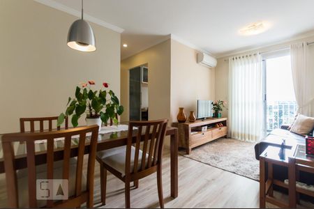 Sala de apartamento à venda com 3 quartos, 68m² em Jardim Tupanci, Barueri
