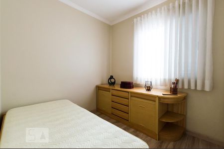 Quarto de apartamento à venda com 3 quartos, 68m² em Jardim Tupanci, Barueri