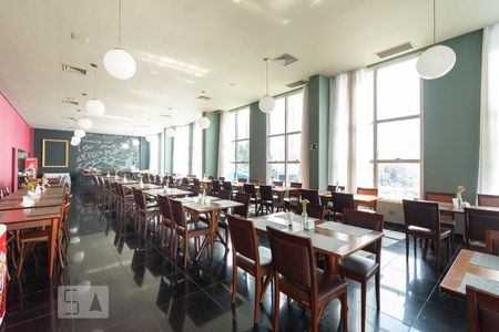 Apartamento para alugar com 40m², 1 quarto e 2 vagas Apartamento para alugar com 40m², 1 quarto e 2 vagasRestaurante 3 Estrelas