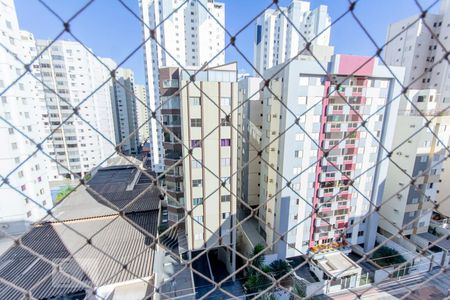 Vista de apartamento para alugar com 3 quartos, 110m² em Setor Bueno, Goiânia