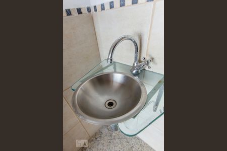 Lavabo de apartamento para alugar com 3 quartos, 110m² em Setor Bueno, Goiânia