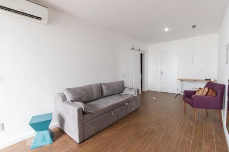 Sala de apartamento para alugar com 1 quarto, 60m² em Barra da Tijuca, Rio de Janeiro