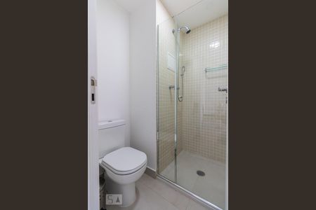 Banheiro  de apartamento para alugar com 1 quarto, 50m² em Campo Belo, São Paulo