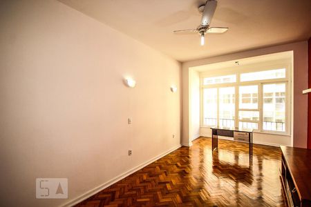 Apartamento à venda com 90m², 2 quartos e 1 vagaSala