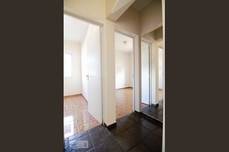 Corredor de apartamento à venda com 3 quartos, 96m² em Vila Costa E Silva, Campinas