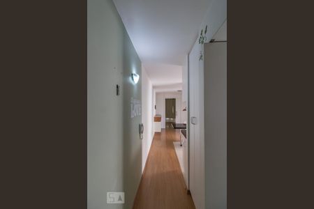 Corredor de entrada de apartamento à venda com 1 quarto, 30m² em Bela Vista, São Paulo