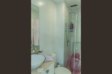 Banheiro de apartamento para alugar com 2 quartos, 57m² em Pechincha, Rio de Janeiro