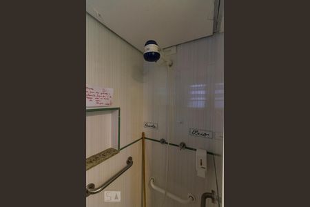 Chuveiro do banheiro social  de apartamento para alugar com 3 quartos, 80m² em Vila Prudente, São Paulo