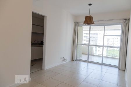 Sala de apartamento à venda com 2 quartos, 70m² em Barra da Tijuca, Rio de Janeiro