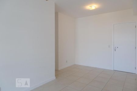 Sala de apartamento à venda com 2 quartos, 70m² em Barra da Tijuca, Rio de Janeiro