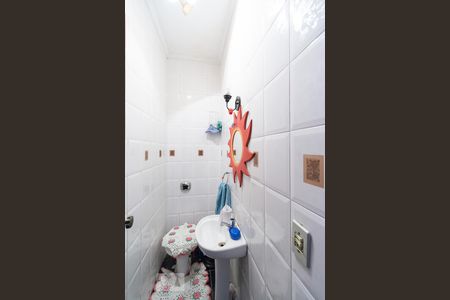 Lavabo de casa para alugar com 2 quartos, 220m² em Jardim Umuarama, São Paulo