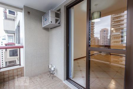 Varanda de apartamento para alugar com 2 quartos, 70m² em Barra da Tijuca, Rio de Janeiro