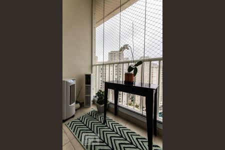 Sala (varanda) de apartamento para alugar com 2 quartos, 48m² em Parque Reboucas, São Paulo
