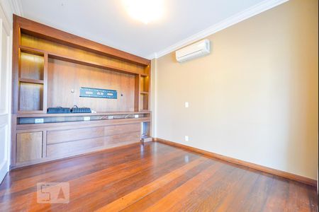 Sala TV de apartamento à venda com 3 quartos, 225m² em Alto de Pinheiros, São Paulo