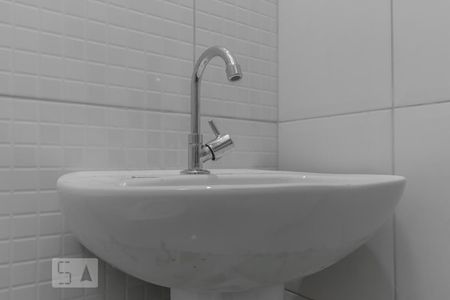 Banheiro de kitnet/studio para alugar com 1 quarto, 30m² em Jabaquara, São Paulo