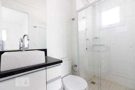 Banheiro de apartamento para alugar com 1 quarto, 35m² em Vila Diva (zona Norte), São Paulo