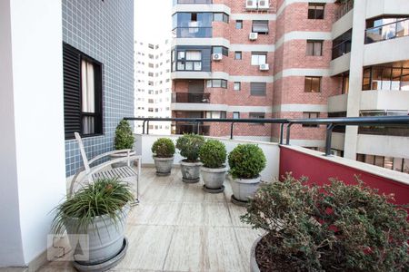 varanda de apartamento à venda com 4 quartos, 252m² em Real Parque, São Paulo