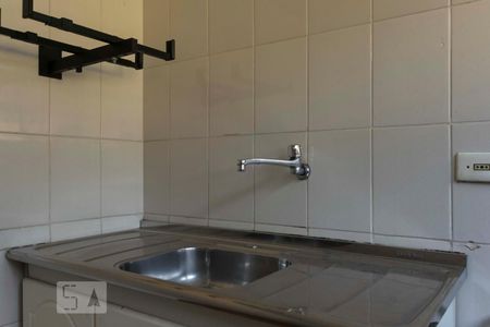 Cozinha (Torneira) de apartamento para alugar com 1 quarto, 50m² em Cambuci, São Paulo