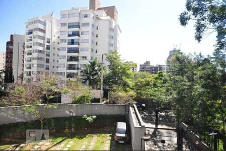 Vista de kitnet/studio à venda com 1 quarto, 70m² em Vila Indiana, São Paulo