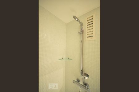 Detalhe do banheiro de kitnet/studio à venda com 1 quarto, 70m² em Vila Indiana, São Paulo