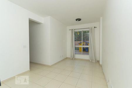 Sala de apartamento para alugar com 3 quartos, 62m² em Jardim Maria Estela, São Paulo