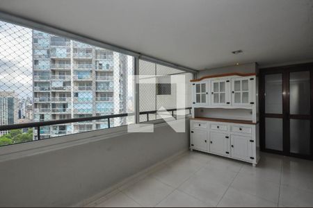 Varanda de apartamento à venda com 3 quartos, 196m² em Real Parque, São Paulo