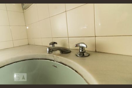 Torneira pia banheiro social de apartamento para alugar com 3 quartos, 110m² em Tijuca, Rio de Janeiro