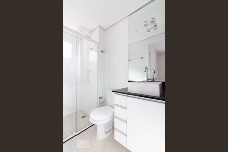Banheiro de apartamento para alugar com 1 quarto, 35m² em Vila Diva (zona Norte), São Paulo