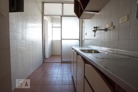 Cozinha de apartamento à venda com 2 quartos, 70m² em Real Parque, São Paulo