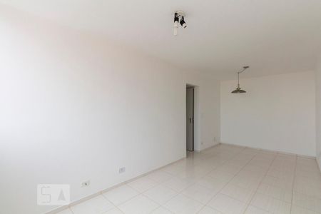 Sala de apartamento para alugar com 3 quartos, 68m² em Vila Alexandria, São Paulo