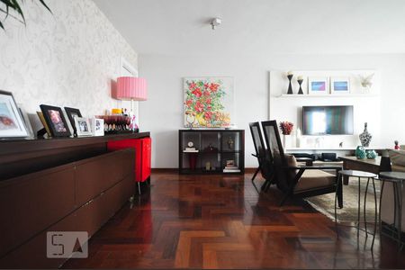 Apartamento para alugar com 163m², 3 quartos e 3 vagasDetalhe da sala