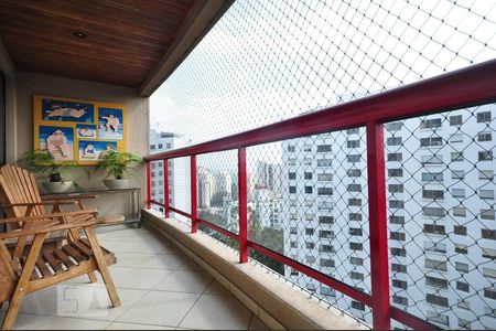 Varanda de apartamento para alugar com 3 quartos, 163m² em Vila Suzana, São Paulo