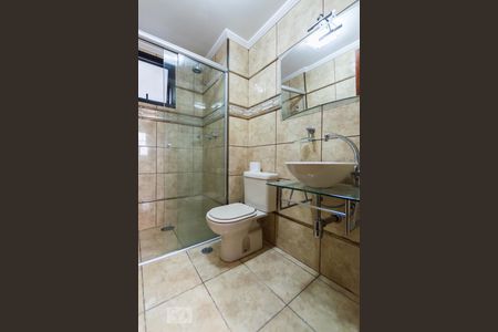Banheiro de apartamento à venda com 3 quartos, 77m² em Vila São Francisco, Osasco