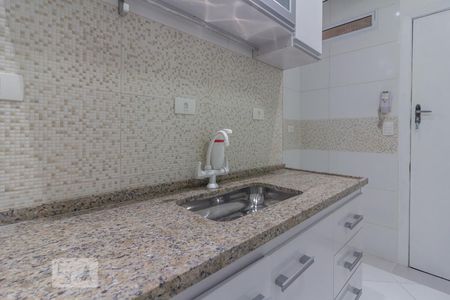 Cozinha de apartamento para alugar com 1 quarto, 34m² em Santa Efigênia, São Paulo