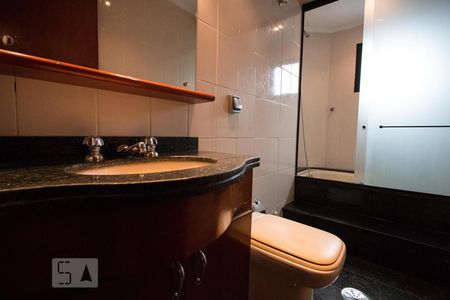 Banheiro de apartamento à venda com 4 quartos, 145m² em Vila Andrade, São Paulo