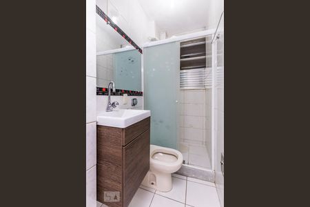 Banheiro de kitnet/studio para alugar com 1 quarto, 35m² em Glória, Rio de Janeiro